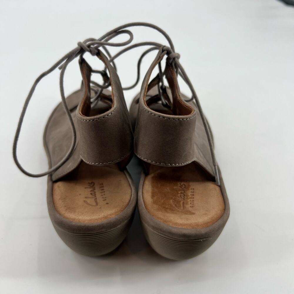 Clarks Clarene Grace Wedge Sandal tan taupe Nubuck shootie sandal heel size 8.5 - Picture 5 of 7